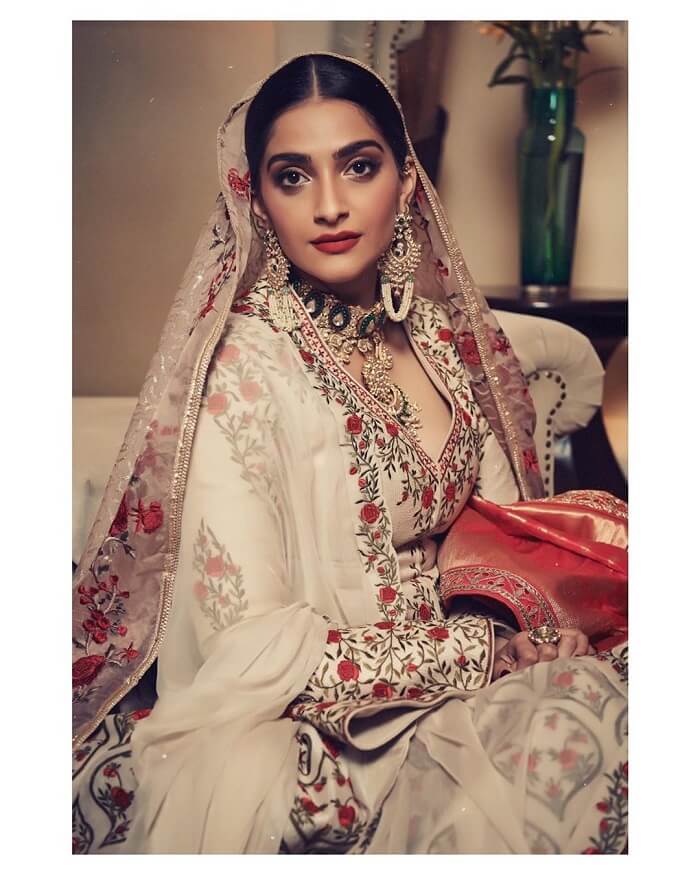 sonam-kapoor-in-ethnic-wear