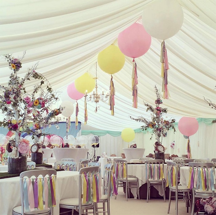 balloon-hanging-wedding-decor-ideas
