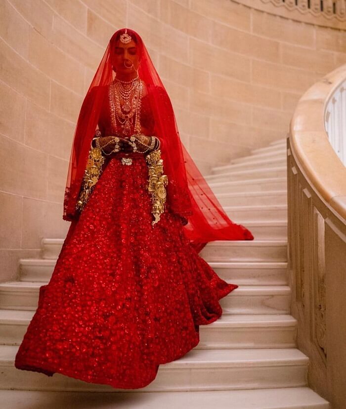 priyanka-chopra-in-red-lehenga