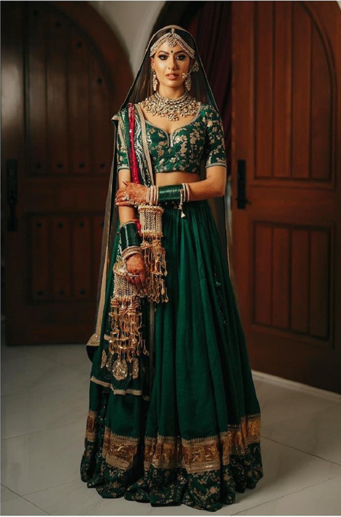 sabyasachi-bridal-green-lehenga