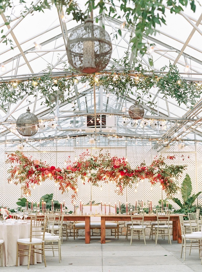 wedding-decor-ideas-with-chandelier-flowers-&-lights-verbena-16