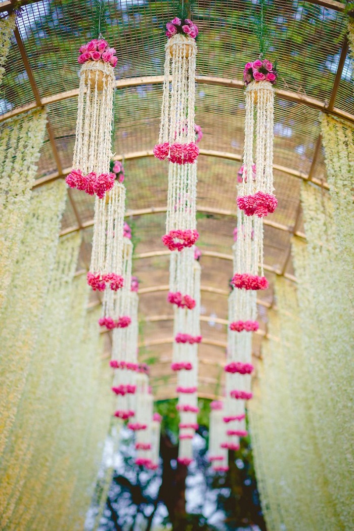 wedding-decor-ideas-with-chandelier-flowers-&-lights-verbena-10