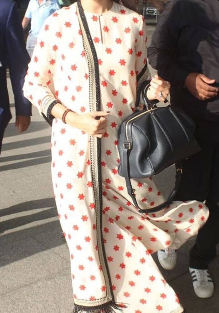 Anushka-Sharma-with-her-stylish-Louis-Vuitton-duffle-bag