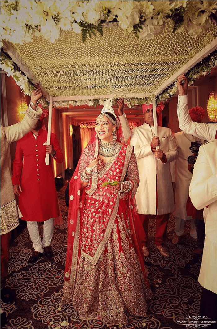 bipasha-basu-bollywood-wedding-decor-one