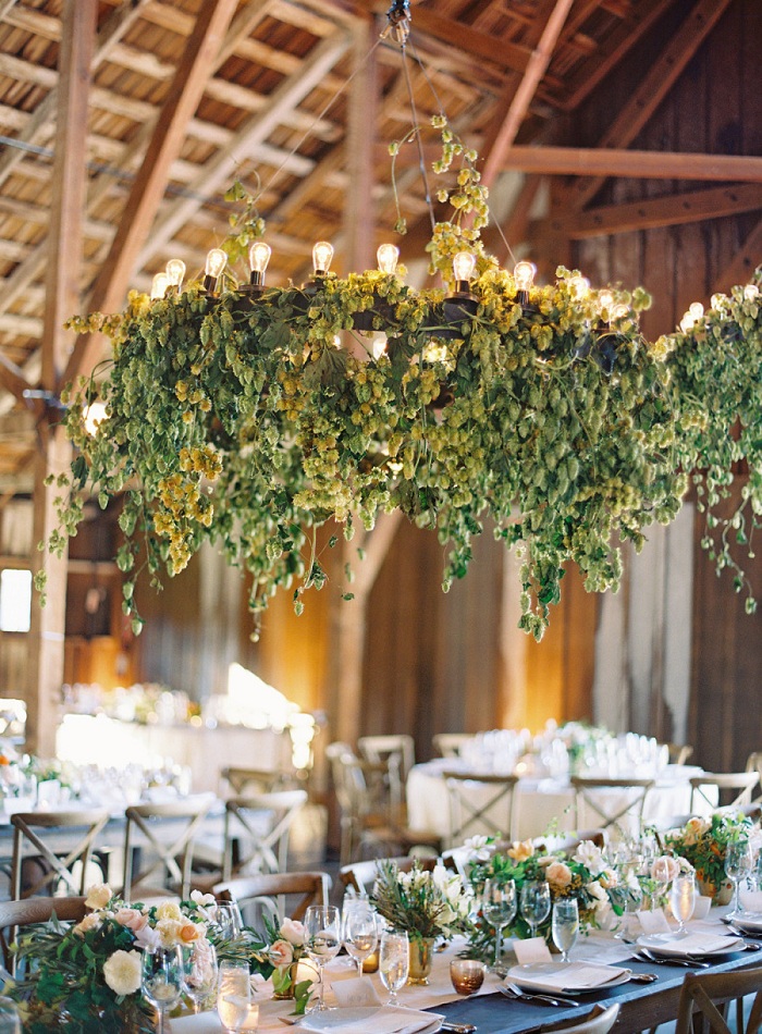 wedding-decor-ideas-with-chandelier-flowers-&-lights-verbena-11