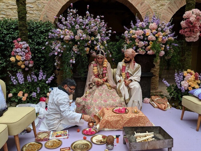 anushka-virat-kohli-bollywood-wedding-decor-four