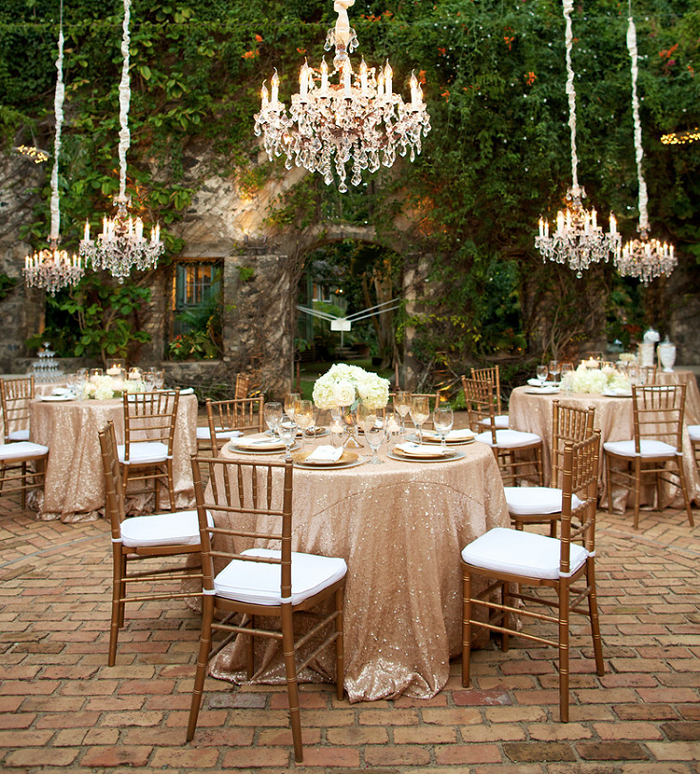 wedding-decor-ideas-with-chandelier-flowers-&-lights-verbena-7