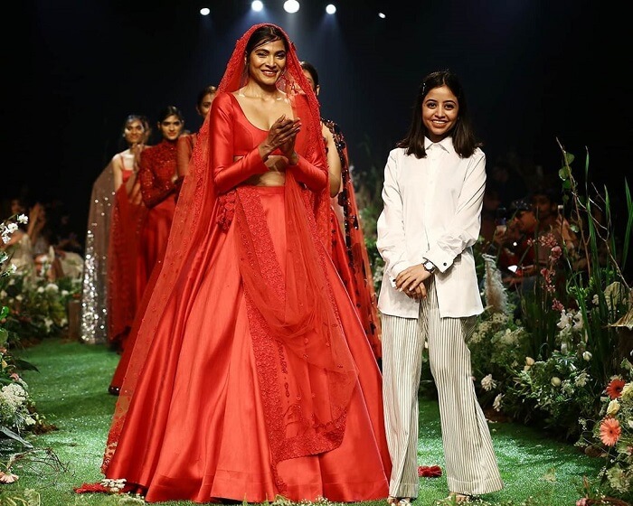 designer-sunaina-khera-at-lakme-fashion-week-2020