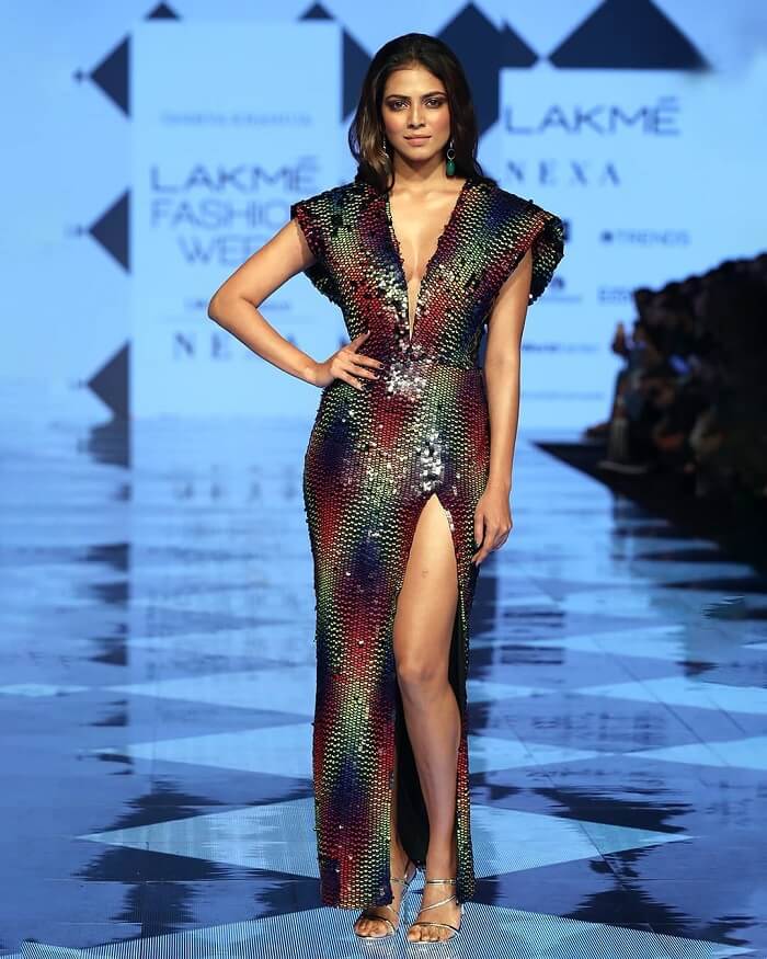 malavika-mohanan-at-lakme-fashion-week-2020