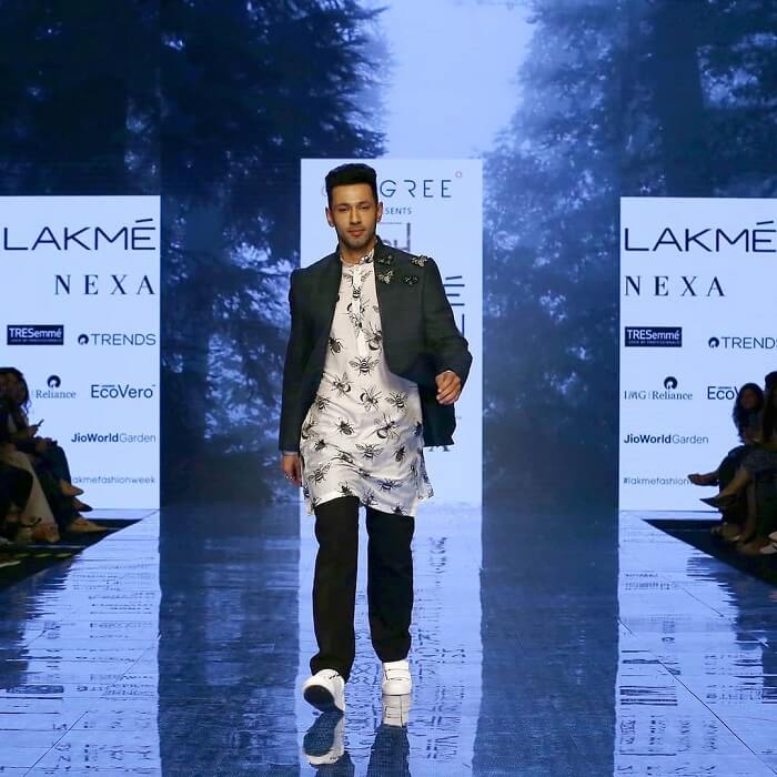 sahil-anand-for-pearl-and-hariom-at-lakme-fashion-week-2020