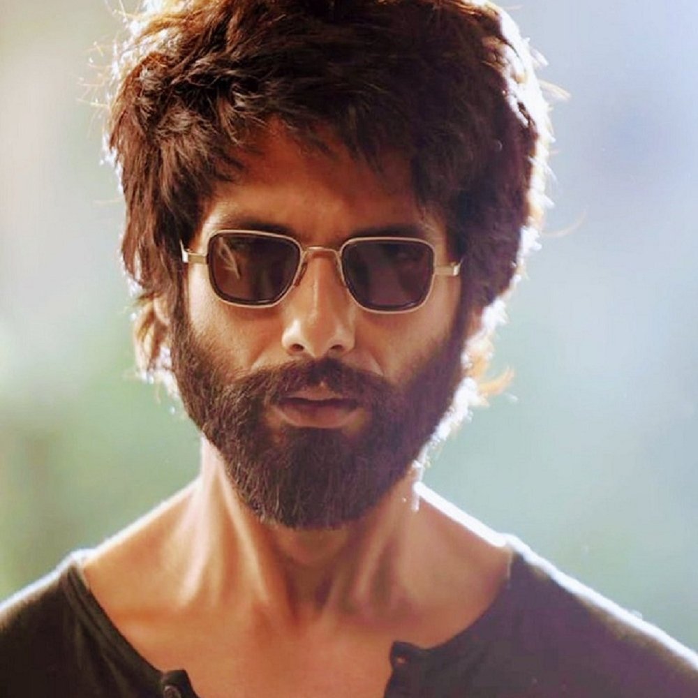 Shahid Kapoor flaunts new hairstyle in mirror selfie