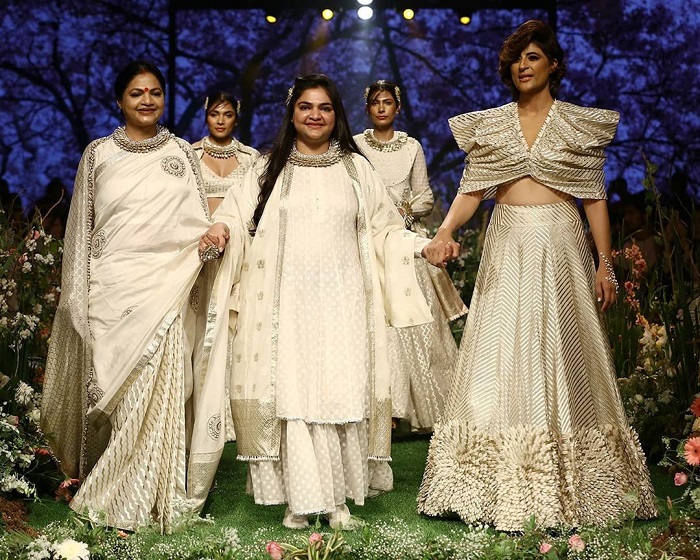 tahira-kashyap-for-pooja-shroff-at-lakme-fashion-week-2020