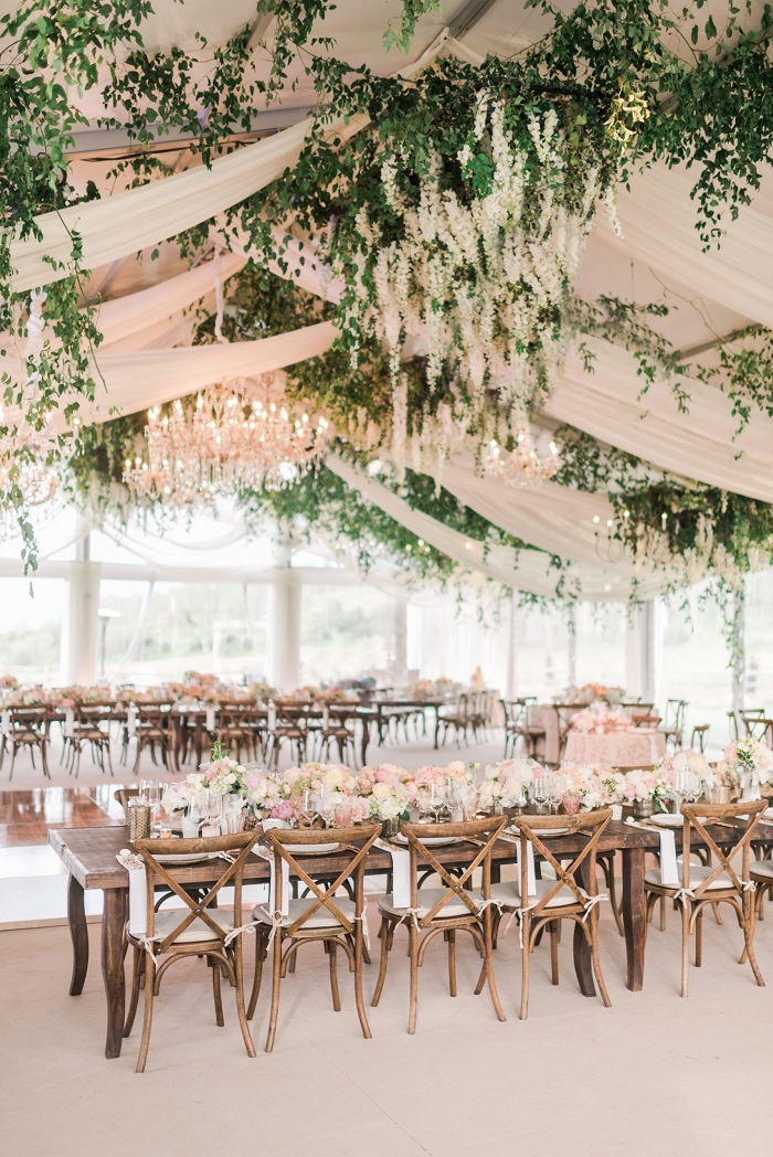 wedding-decor-ideas-with-chandelier-flowers-&-lights-verbena-23