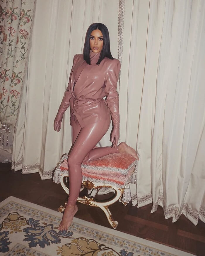 Kim Kardashian Kim kardashian Selfies &Throwbacks, Is What Quarantine Giving To Our Stars Verbena Shaadidukaan 1