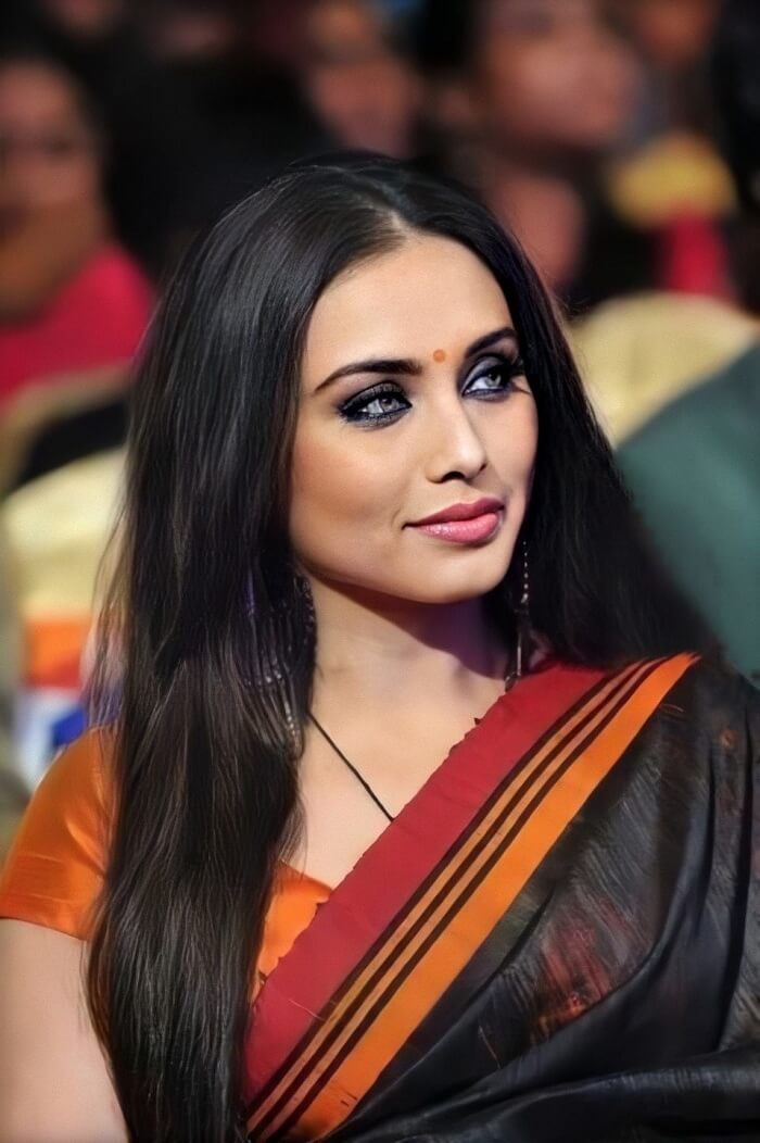 Rani Mukerji who worked in several Bollywood movies has indeed had gifted facial features including accentuated eyes and beautiful lips. She always found the right ways to make them look the best.  