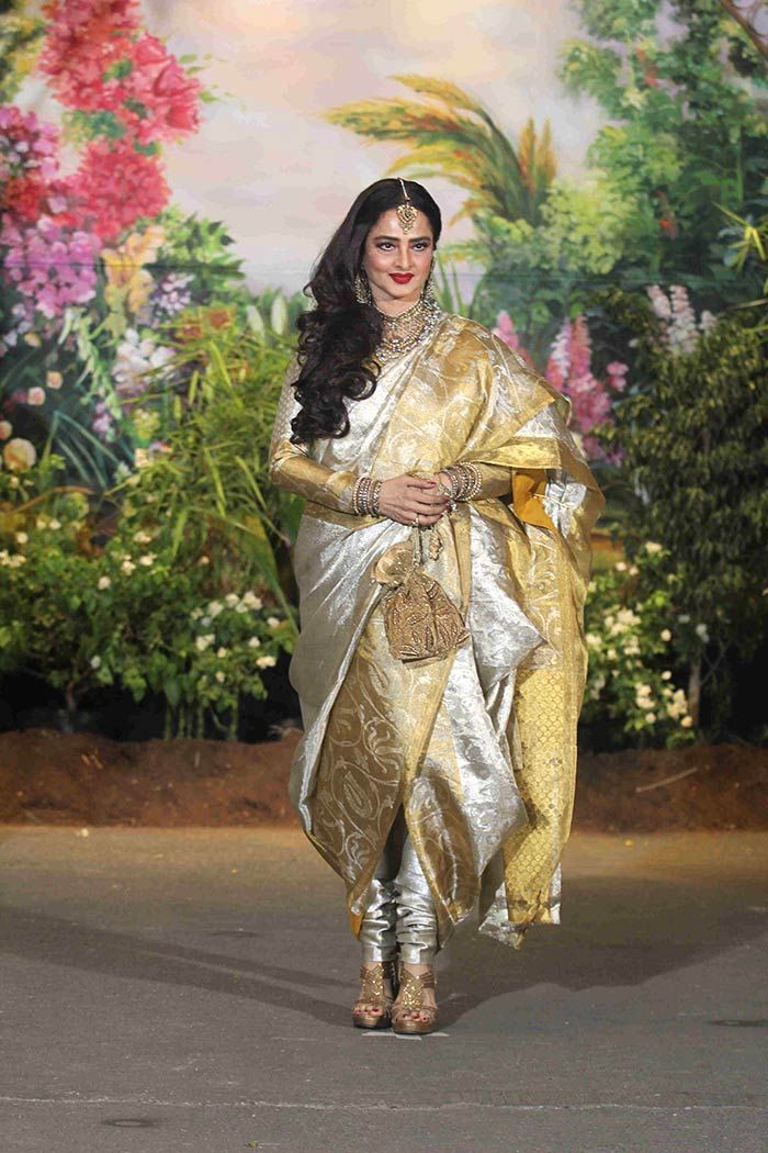 Rekha The Timeless Beauty in Sari Verbena Shaadidukaan