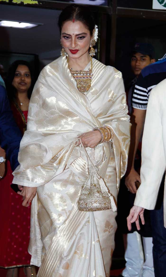 Rekha The Timeless Beauty in white Gorgeous sari Verbena Shaadidukaan