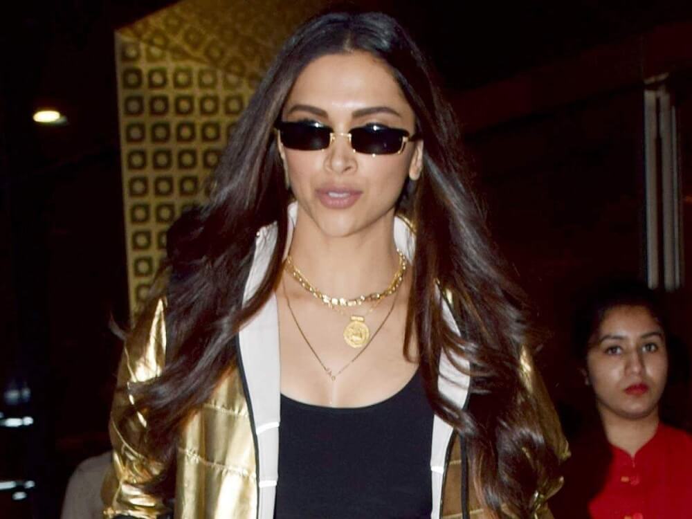 Deepika Padukone Spices Up Her Airport Look With a Chic Chain