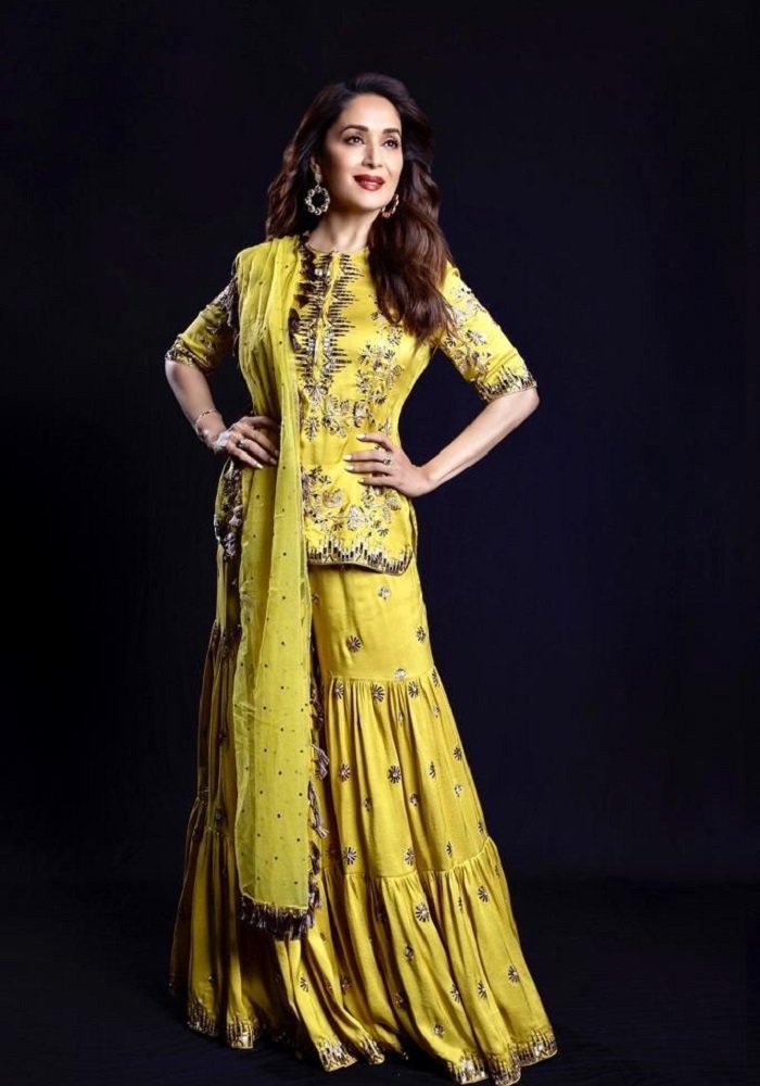 Madhuri-Dixit-Outfit-2-1