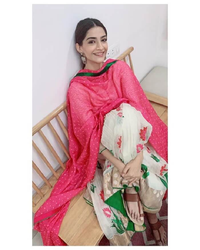 Sonam kapoor ahuja kurta unconventional kurta Verbena Shaadidukaan 10