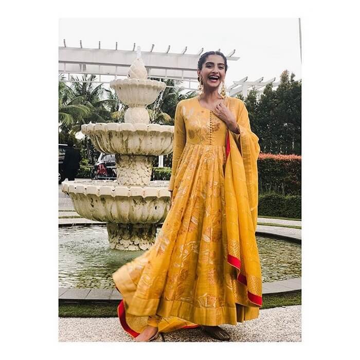 Sonam kapoor ahuja kurta unconventional kurta Verbena Shaadidukaan 7