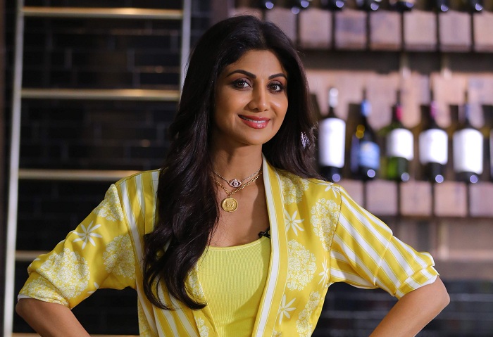 shilpa-shetty-reaches-15-million-followers-on-tiktok-shares-video-with-her-daughter 6